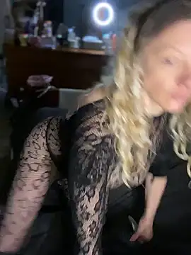 Snapshot of queenkelly1234 chatting on 02-04-26, 09:26 queenkelly1234 online show from 02-04-26, 09:26