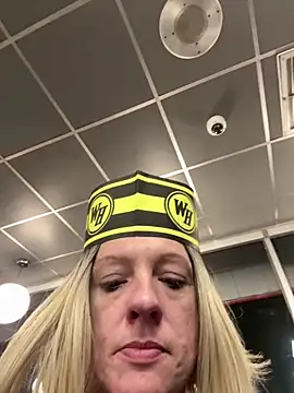 Snapshot of queenkelly1234 chatting on 02-20-26, 06:26 queenkelly1234 online show from 02-20-26, 06:26