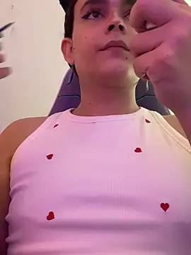 La-Gatiita-trans online show from 10-27-25, 03:27