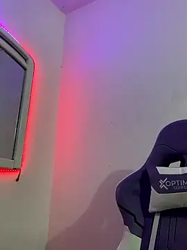 Snapshot of La-Gatiita-trans chatting on 01-11-26, 03:44 La-Gatiita-trans online show from 01-11-26, 03:44