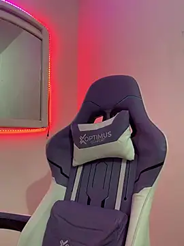 Snapshot of La-Gatiita-trans chatting on 02-06-26, 02:16 La-Gatiita-trans online show from 02-06-26, 02:16