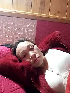 Snapshot of Manni_john chatting on 12-15-25, 02:10 Manni john online show from 12-15-25, 02:10