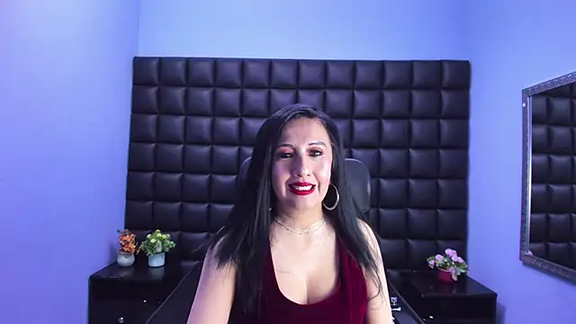 Agatha Leon  online show from 04-12-26, 02:33