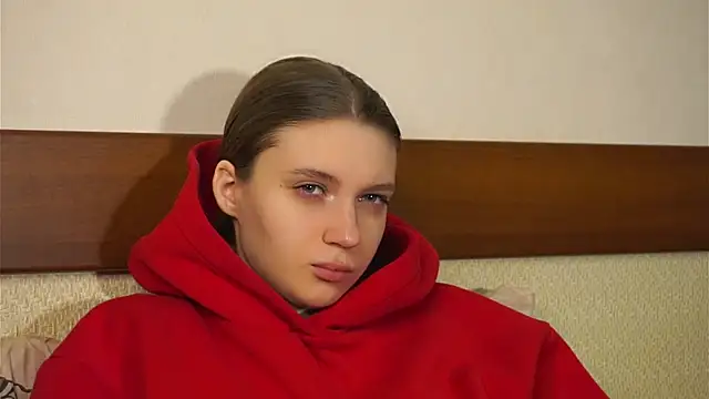 RoslynArcuo online show from 11-14-25, 08:07