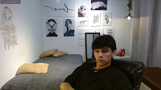 Snapshot of AmethystShadow17 chatting on 12-22-25, 12:57 AmethystShadow17 online show from 12-22-25, 12:57