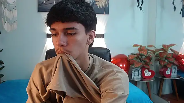 AmethystShadow17 online show from 04-09-26, 09:20