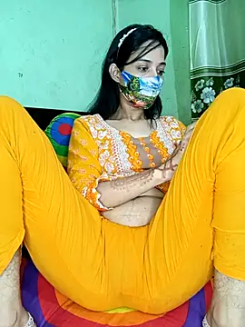 Snapshot of Night_Queen3 chatting on 11-18-25, 04:11 Night Queen3 online show from 11-18-25, 04:11