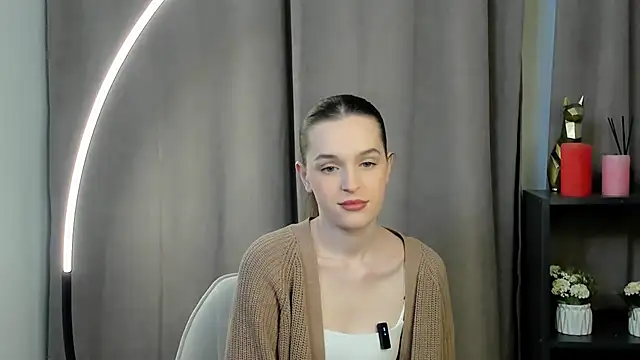 Snapshot of BritneySabeiha chatting on 10-22-25, 03:23 BritneySabeiha online show from 10-22-25, 03:23
