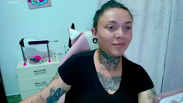 Snapshot of Elisce_cloudd chatting on 02-17-26, 03:14 Elisce cloudd online show from 02-17-26, 03:14