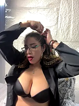 Yvonny27 online show from 11-01-25, 05:53