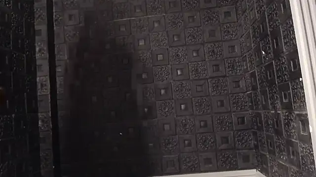 Yvonny27 online show from 11-17-25, 06:41