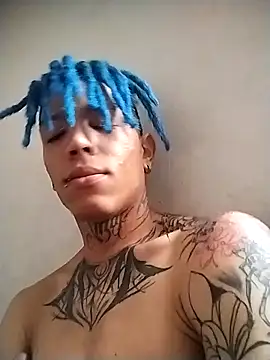 Snapshot of Overinktt chatting on 10-28-25, 06:32 Overinktt online show from 10-28-25, 06:32