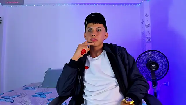 Snapshot of Axel_Cody_ chatting on 10-16-25, 02:34 Axel Cody online show from 10-16-25, 02:34