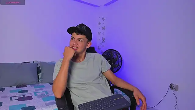 Snapshot of Axel_Cody_ chatting on 10-26-25, 12:00 Axel Cody online show from 10-26-25, 12:00