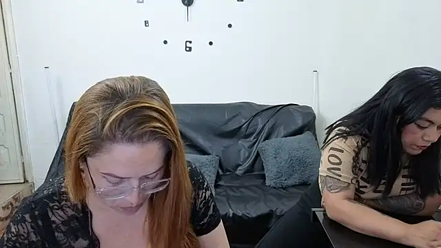 lesb milf online show from 04-21-26, 06:23