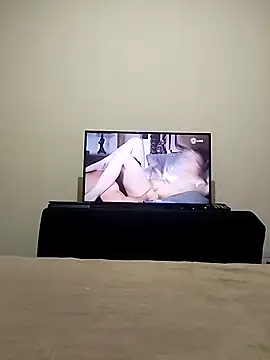 Snapshot of checheludo23 chatting on 12-15-25, 06:06 checheludo23 online show from 12-15-25, 06:06