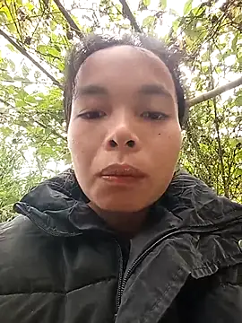 Snapshot of Nguyet2k4 chatting on 10-22-25, 03:18 Nguyet2k4 online show from 10-22-25, 03:18