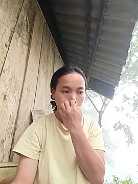 Snapshot of Nguyet2k4 chatting on 11-11-25, 01:38 Nguyet2k4 online show from 11-11-25, 01:38