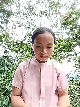 Snapshot of Nguyet2k4 chatting on 11-19-25, 06:13 Nguyet2k4 online show from 11-19-25, 06:13