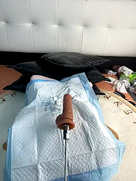 Snapshot of youzi33 chatting on 11-20-25, 11:37 youzi33 online show from 11-20-25, 11:37