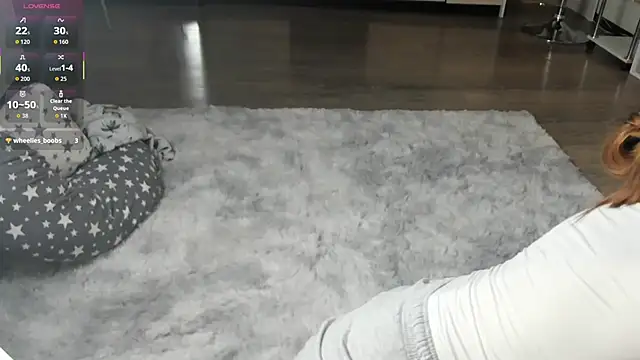 Snapshot of HeatherNextDoor chatting on 10-18-25, 03:09 HeatherNextDoor online show from 10-18-25, 03:09