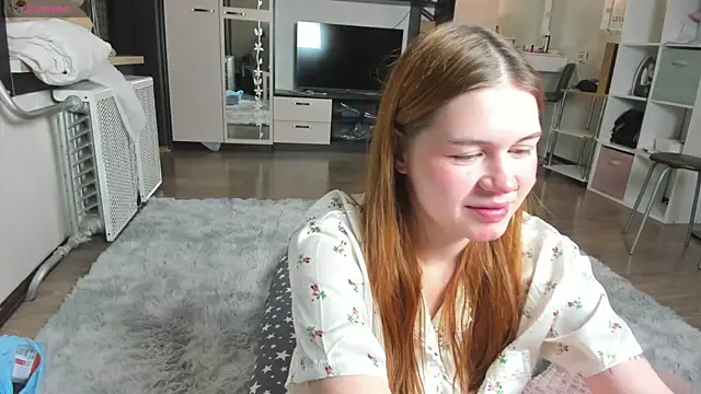 Snapshot of HeatherNextDoor chatting on 11-08-25, 03:07 HeatherNextDoor online show from 11-08-25, 03:07