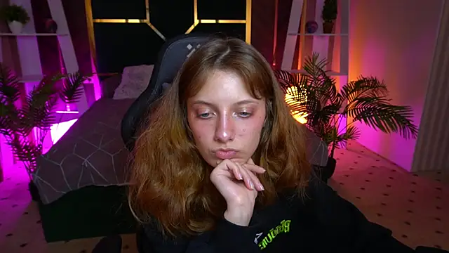 CuteeFoxy online show from 11-18-25, 02:54