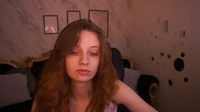 Snapshot of CuteeFoxy chatting on 04-24-26, 12:40 CuteeFoxy online show from 04-24-26, 12:40