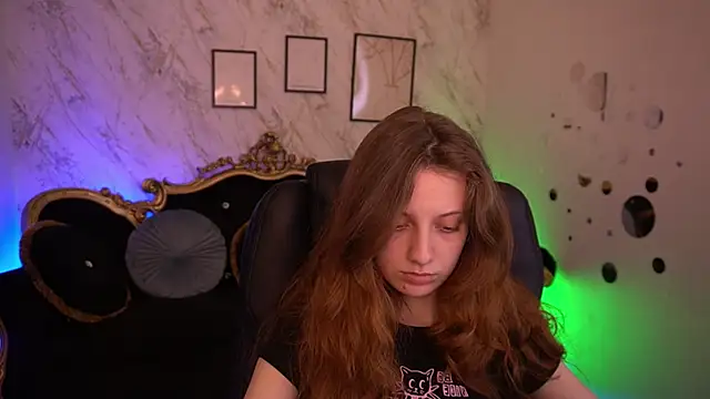 Snapshot of CuteeFoxy chatting on 05-26-26, 12:56 CuteeFoxy online show from 05-26-26, 12:56