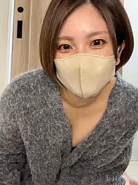 Snapshot of Io_chaaan_xxx chatting on 11-18-25, 01:44 Io chaaan xxx online show from 11-18-25, 01:44