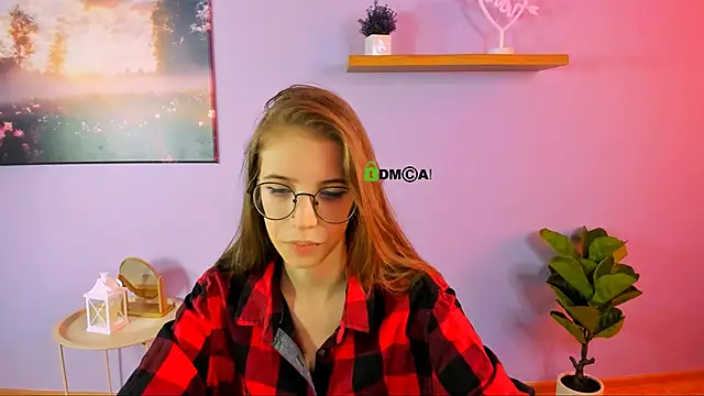 lulu fly  online show from 10-22-25, 09:20