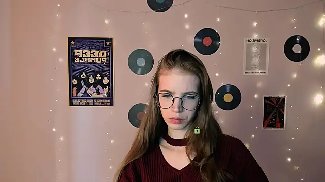 lulu fly  online show from 11-15-25, 09:50