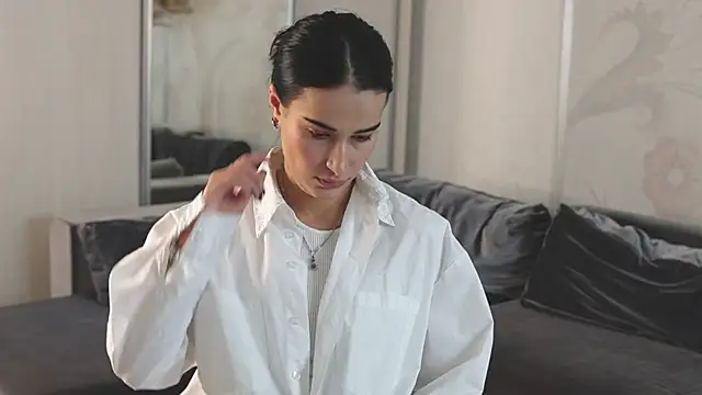 Snapshot of CocoTrap chatting on 10-27-25, 12:20 CocoTrap online show from 10-27-25, 12:20