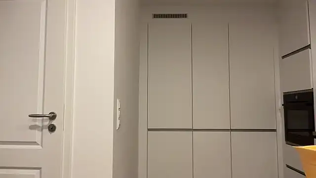 julialauren online show from 11-17-25, 08:14