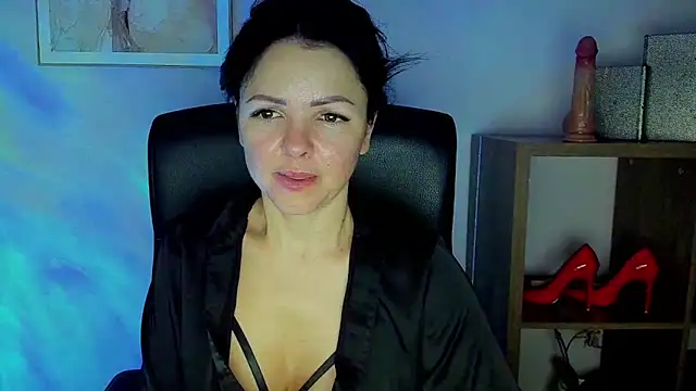 Snapshot of Mollybloom40 chatting on 12-18-25, 08:48 Mollybloom40 online show from 12-18-25, 08:48