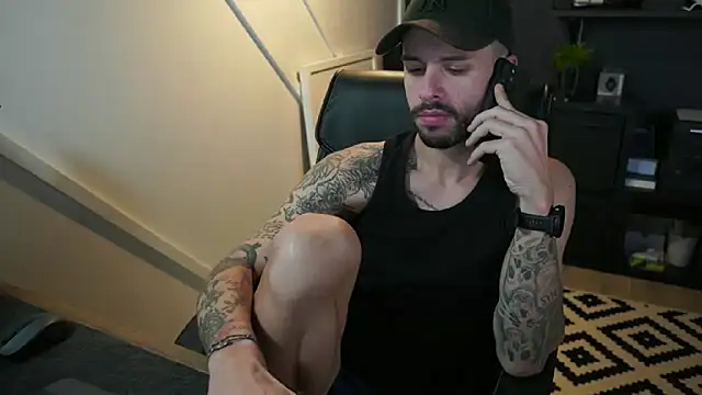 monsieurguitsxxx online show from 11-17-25, 10:32