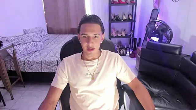 Hayden Boy  online show from 11-08-25, 08:51