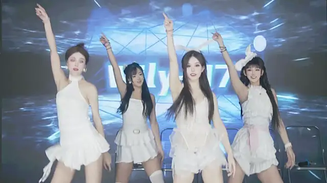 Snapshot of Wily-07 chatting on 11-24-25, 11:26 Wily-07 online show from 11-24-25, 11:26