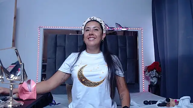 Salmma Milf online show from 04-16-26, 11:55