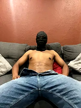 Snapshot of kingjozi121 chatting on 11-21-25, 09:46 kingjozi121 online show from 11-21-25, 09:46