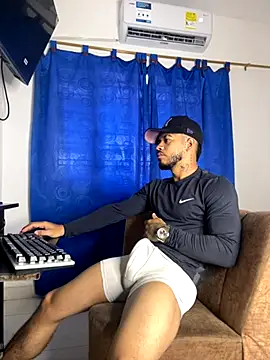 Kylian Alessandro online show from 11-16-25, 12:44