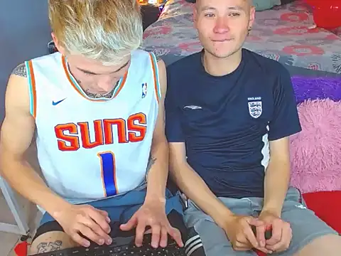 Snapshot of Latin_boysxxxx chatting on 11-15-25, 11:32 Latin boysxxxx online show from 11-15-25, 11:32