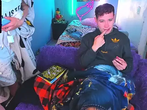 Snapshot of Latin_boysxxxx chatting on 02-15-26, 02:41 Latin boysxxxx online show from 02-15-26, 02:41