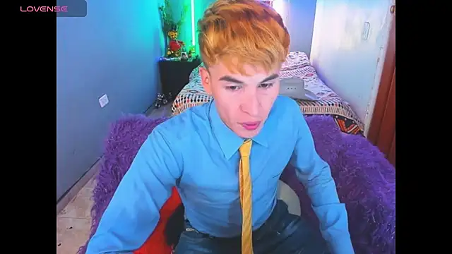 Snapshot of Latin_boysxxxx chatting on 03-08-26, 03:10 Latin boysxxxx online show from 03-08-26, 03:10