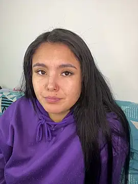 Snapshot of Mellani_luod chatting on 06-25-26, 03:28 Mellani luod online show from 06-25-26, 03:28