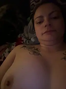 Snapshot of honeygirlox chatting on 10-30-25, 12:39 honeygirlox online show from 10-30-25, 12:39