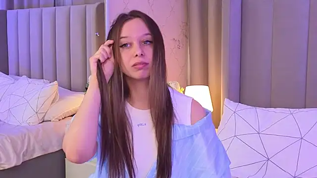 Snapshot of Ya_Siro chatting on 07-15-26, 04:01 Ya Siro online show from 07-15-26, 04:01