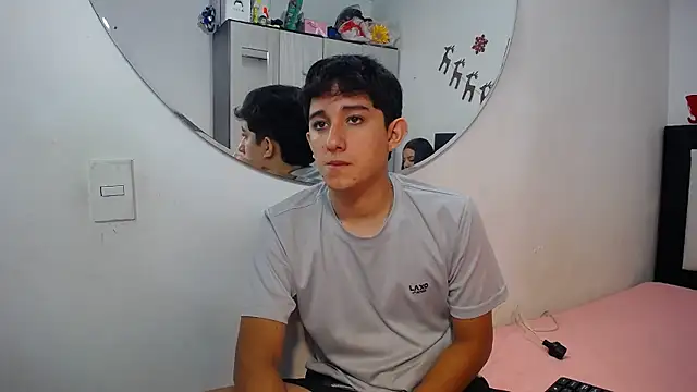 Snapshot of Dravith_Valery chatting on 01-10-26, 10:17 Dravith Valery online show from 01-10-26, 10:17