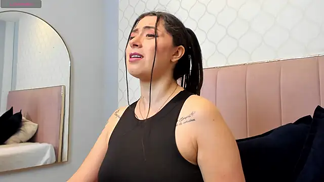 JuliethCruz  online show from 03-15-26, 06:47