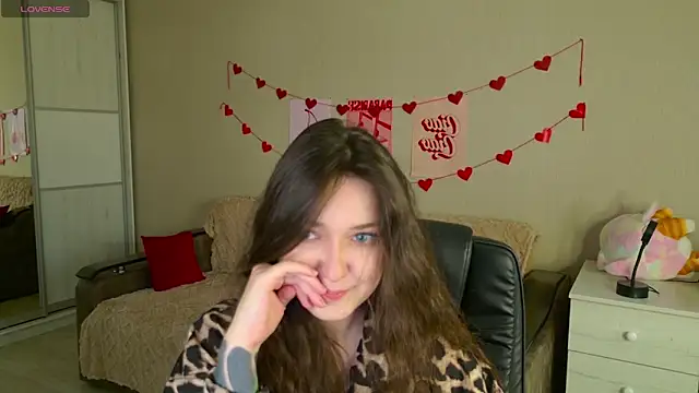 Snapshot of BellaSink chatting on 10-20-25, 05:19 BellaSink online show from 10-20-25, 05:19